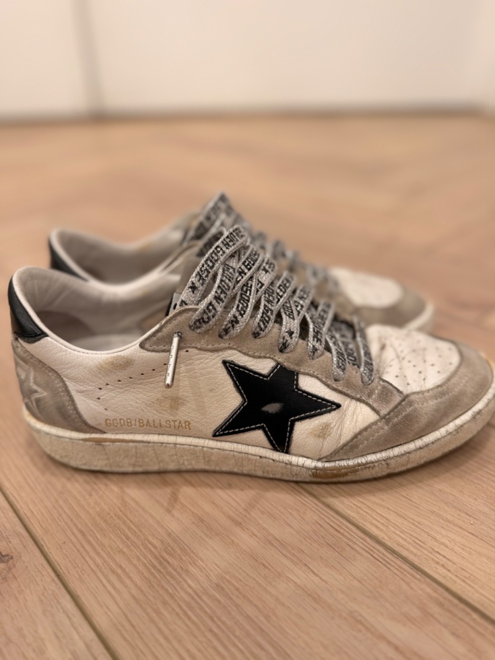 Golden Goose Ballstars in a Size 38 - Picture 2 of 5